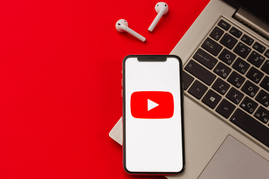 LA GUIDA DEFINITIVA AL SUCCESSO SU YOUTUBE
